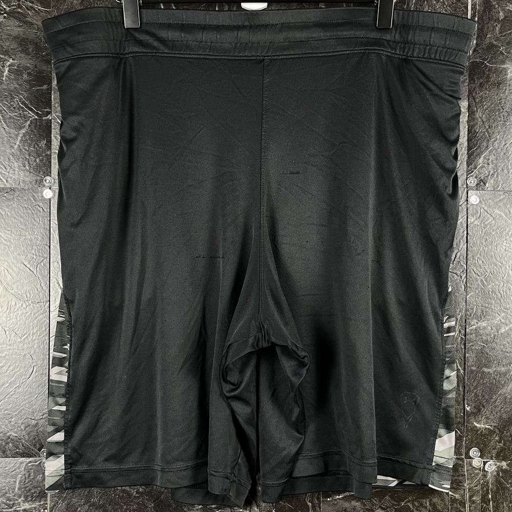 Under Armour Men's Black Camo Running Train Shorts Large